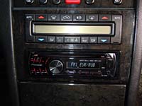   Pioneer DEH-3200UB  Mercedes E Class